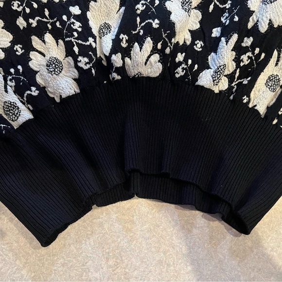 Chanel sweater from 2014 Resort Collection - Picture 11 of 12